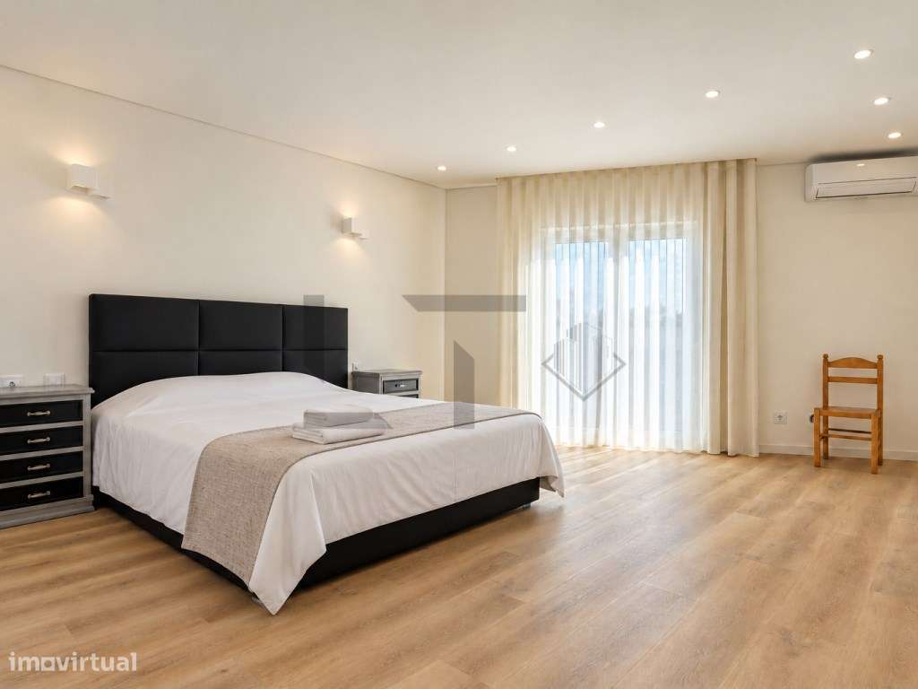 Quinta com 2 Moradias, 2 Campos de Ténis e Piscina, para Venda em P...-26