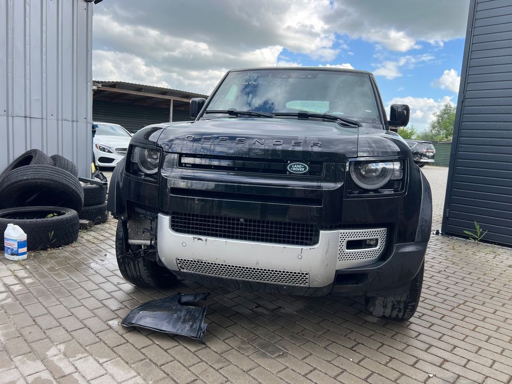 Land Rover Defender 110 P300 2023