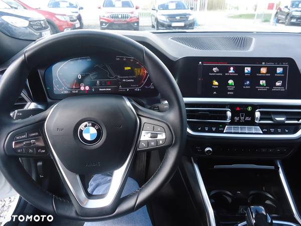 BMW Seria 3 318i Sport - 6