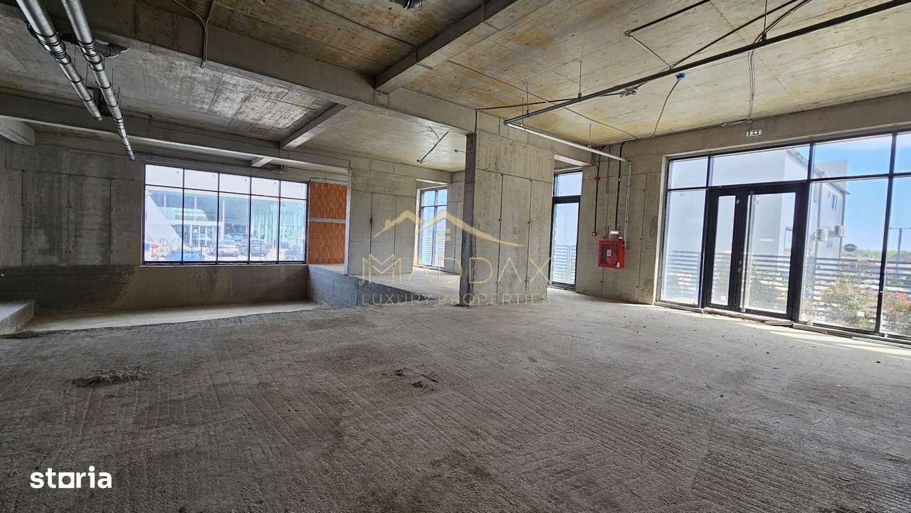 Spatiu comercial cu piscina acoperita***512mp utili // Pipera - Imagine principală: 5/16