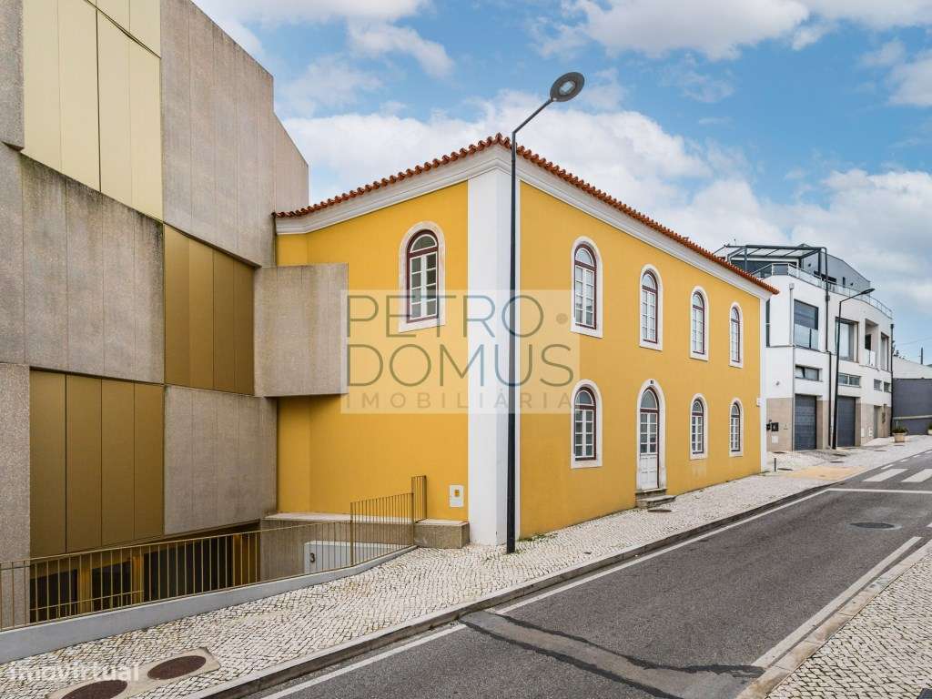 Apartamento T1+1 Único no Centro Histórico de Leiria-29
