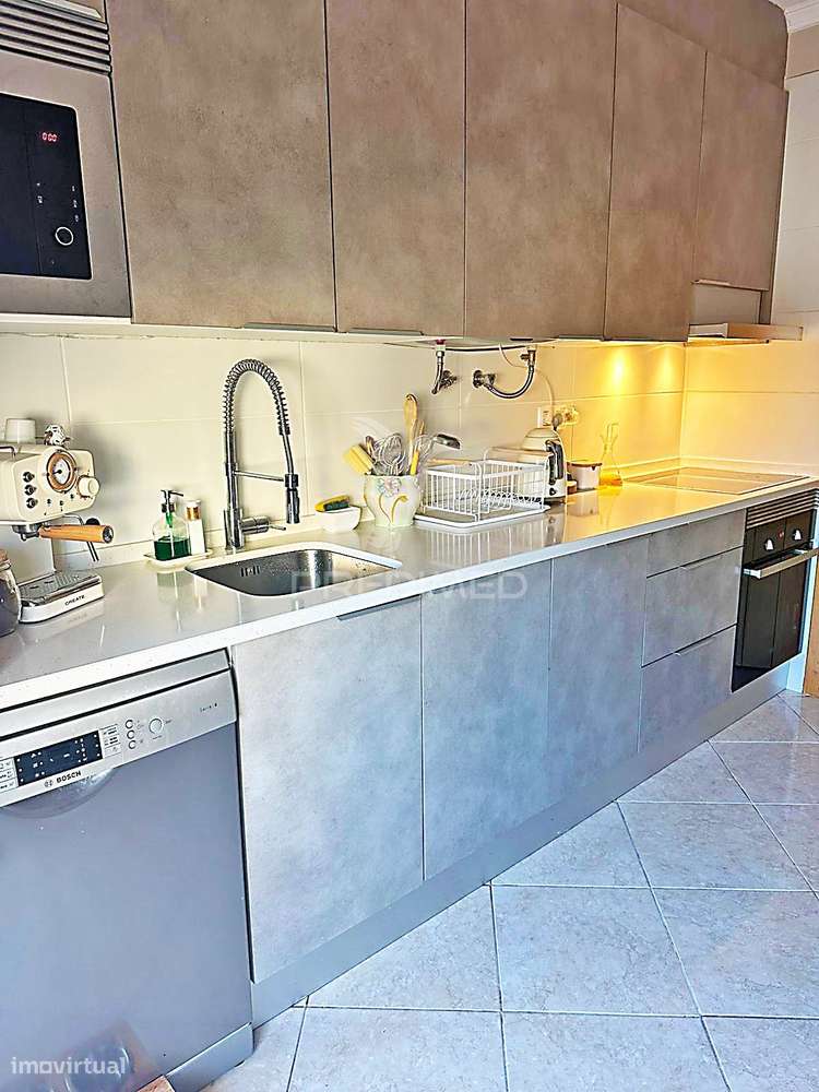 Apartamento T4 para arrendamento anual no centro de Loulé - Grande imagem: 4/10