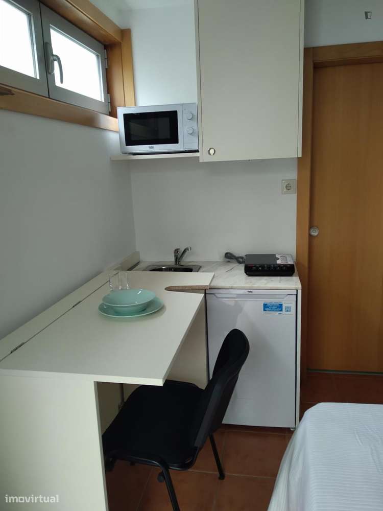 Estúdio - localizado em Paranhos Porto - Grande imagem: 5/10