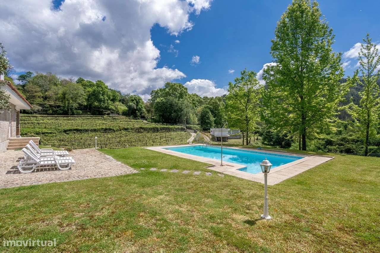 Quinta com Vinha Produtiva e Potencial Turístico junto ao Gerês-43