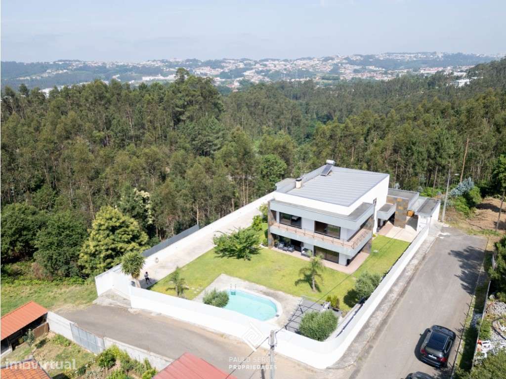 Moradia T5 em Oliveira de Azeméis-33