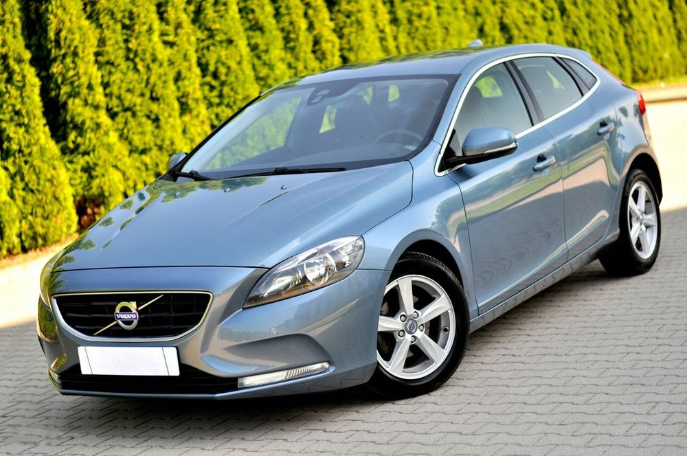 Volvo V40 II (2012-) D2 Momentum 2013
