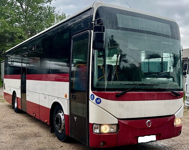 Irisbus Crosssway sfr150 manual retarder motor iveco tector 300km 10.5m 42-siedzenia 32-stojące 2010r euro 5 eev 2009
