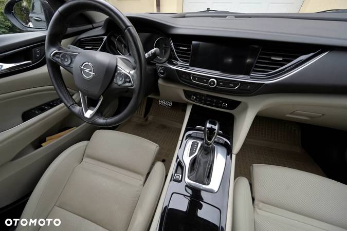 Opel Insignia Sports Tourer 2.0 BiTurbo Diesel 4x4 Business Innovation - 15