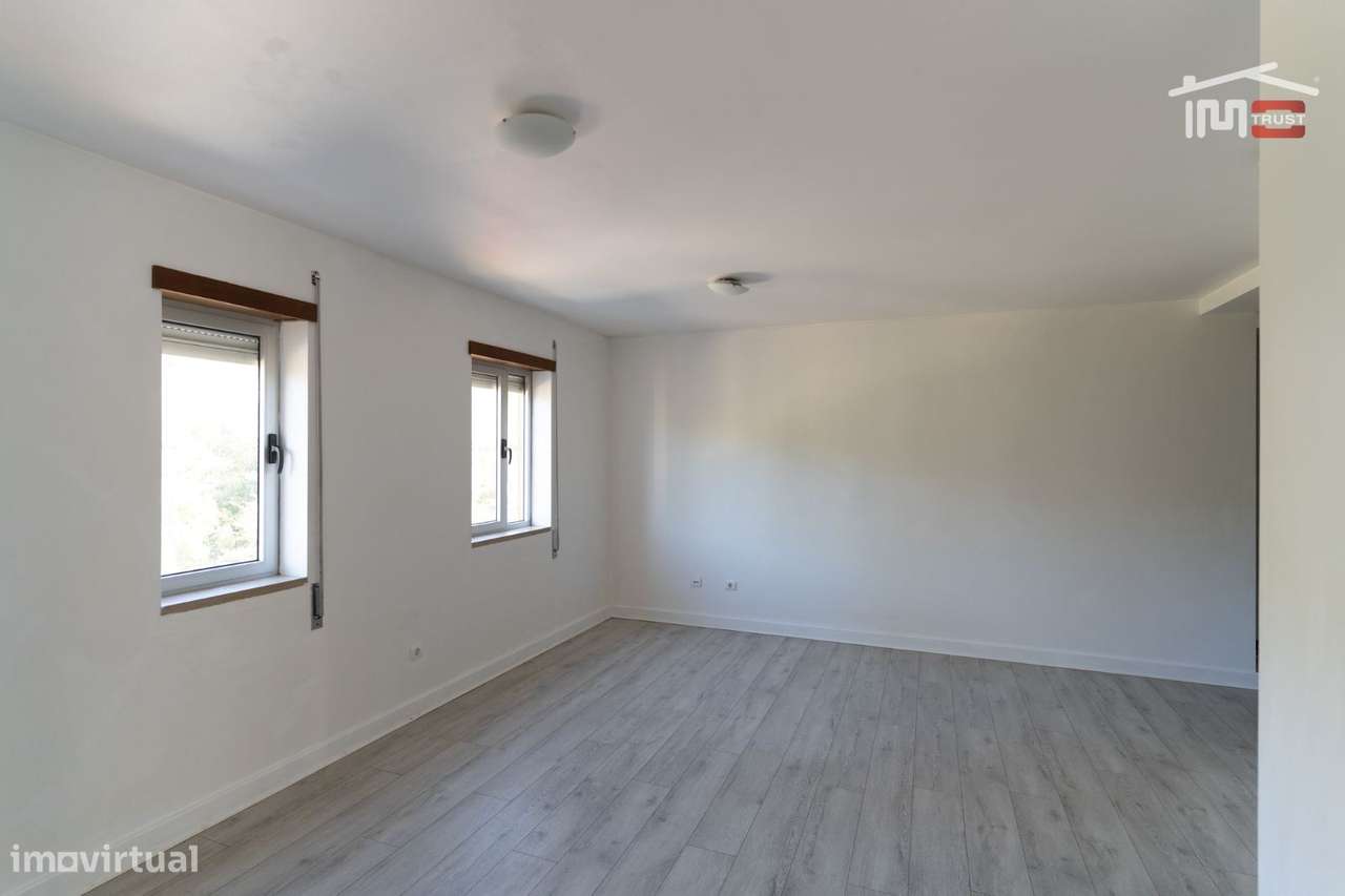 T3 Em Minde, Remodelado muito soalheiro e sossegad-3