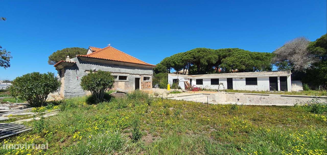 Moradia em primeira linha de mar com acesso direto á praia-5