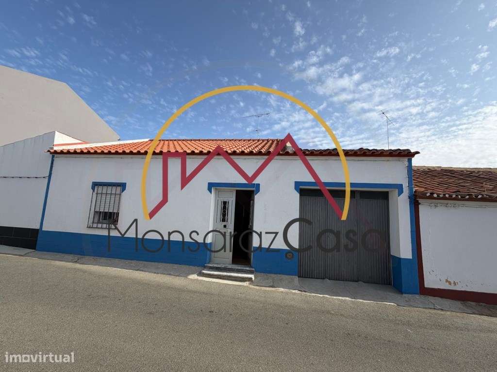 Moradia Térrea com Quintal e Garagem em Campinho-0
