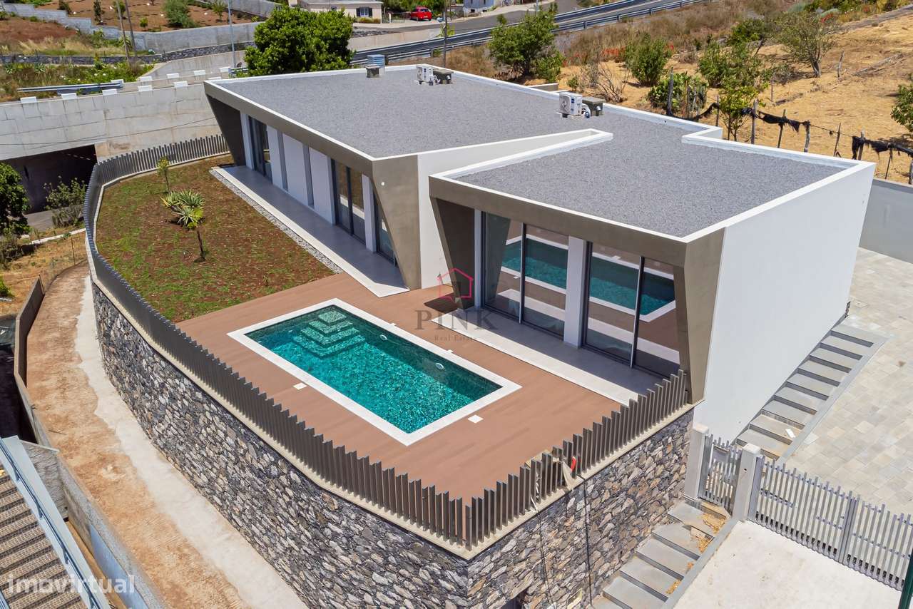 Moradia Moderna com Piscina - T3 na Ponta do Pargo, Calheta-5