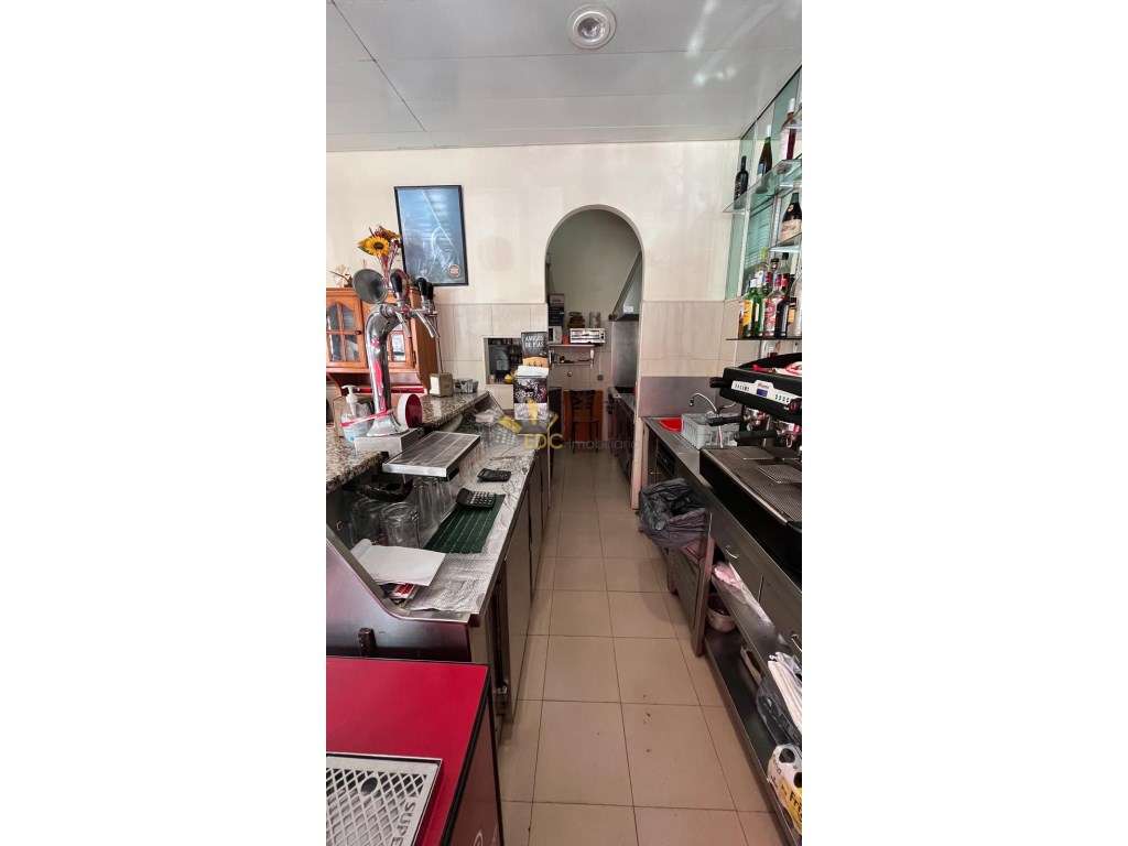 Café-snack bar para Trespasse | Localizado na Tapada das Mercês | N...-10