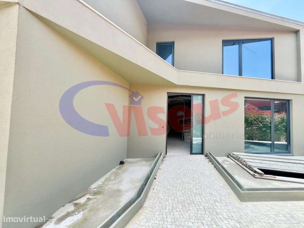 Moradia T3 + Escritório Nova junto à Praia Canidelo-12