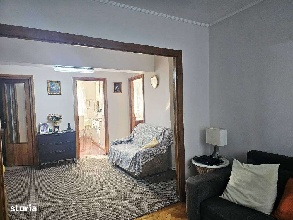 Se vinde un apartament situat în liniștitul cartier Splaiul Crișanei-5