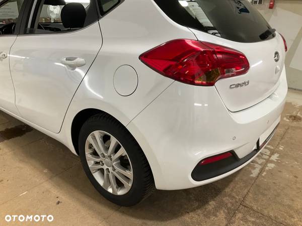 Kia Ceed 1.6 CRDi Eco-Dynamics+ (48V Mild-Hybrid) Platinum Edition - 13