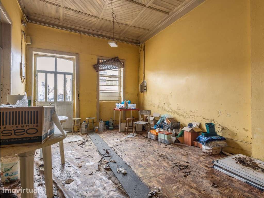 Moradia T2 por recuperar-4