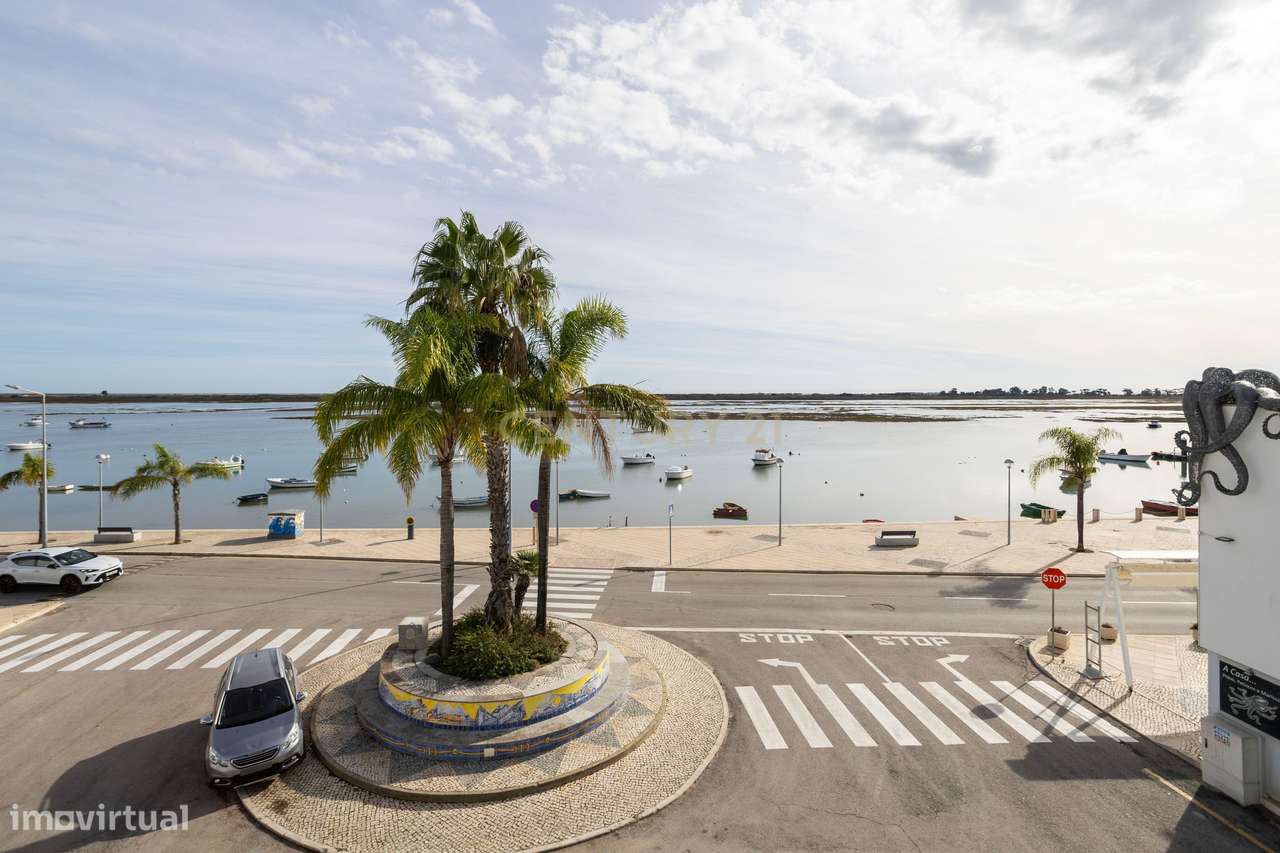 Moradia Tradicional T2 na Primeira Linha da Ria — Santa Luzia, Capital-21