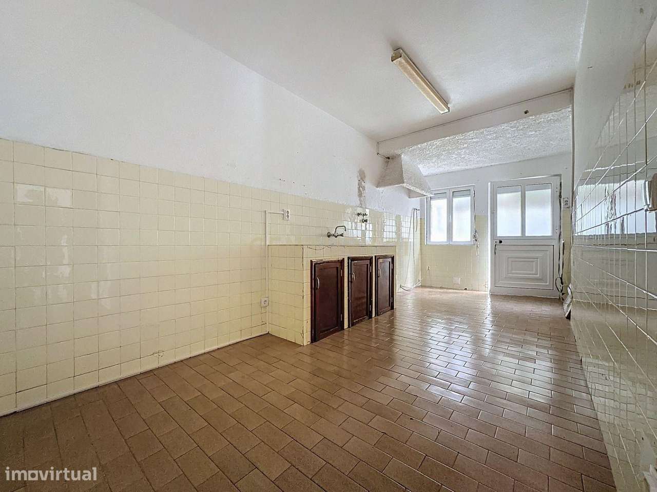 Moradia Confortável e Bem Localizada na Praia da Vitória - Grande imagem: 3/13