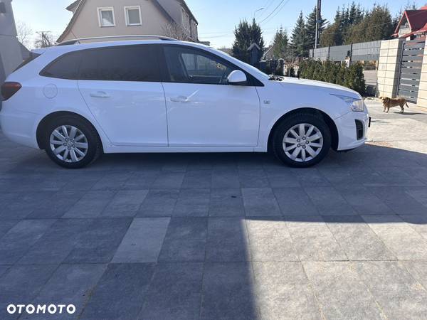 Chevrolet Cruze Station Wagon 1.6 LS+ - 8