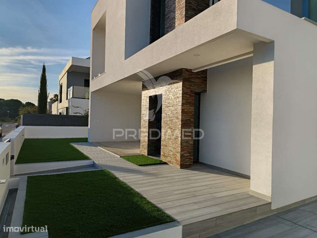 Moradia Isolada T3, c/Piscina e Garagem, em Azeitão - Grande imagem: 4/40