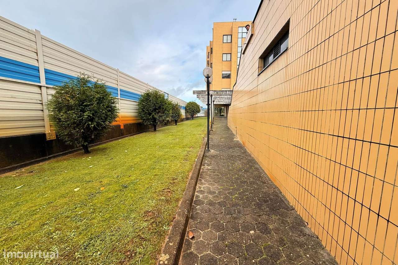 T2 com fáceis acessos perto da praia-12