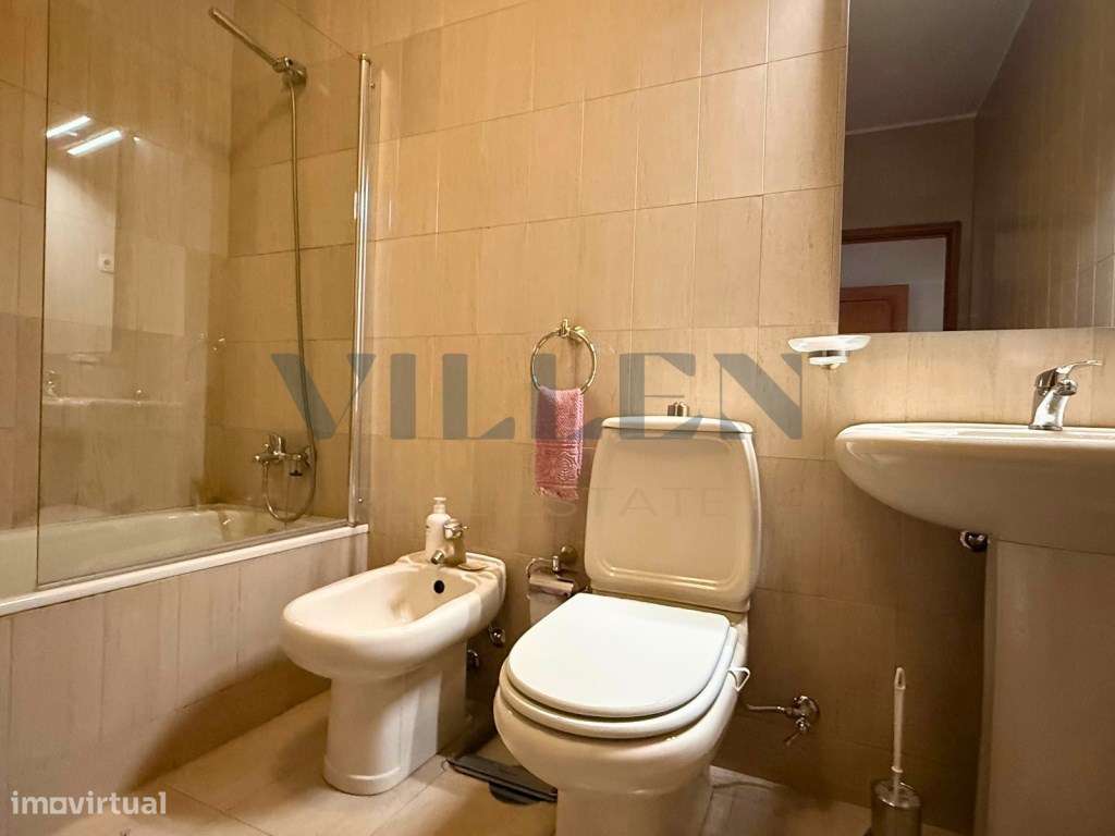 Apartamento T3 no Centro da Trofa com Garagem-17
