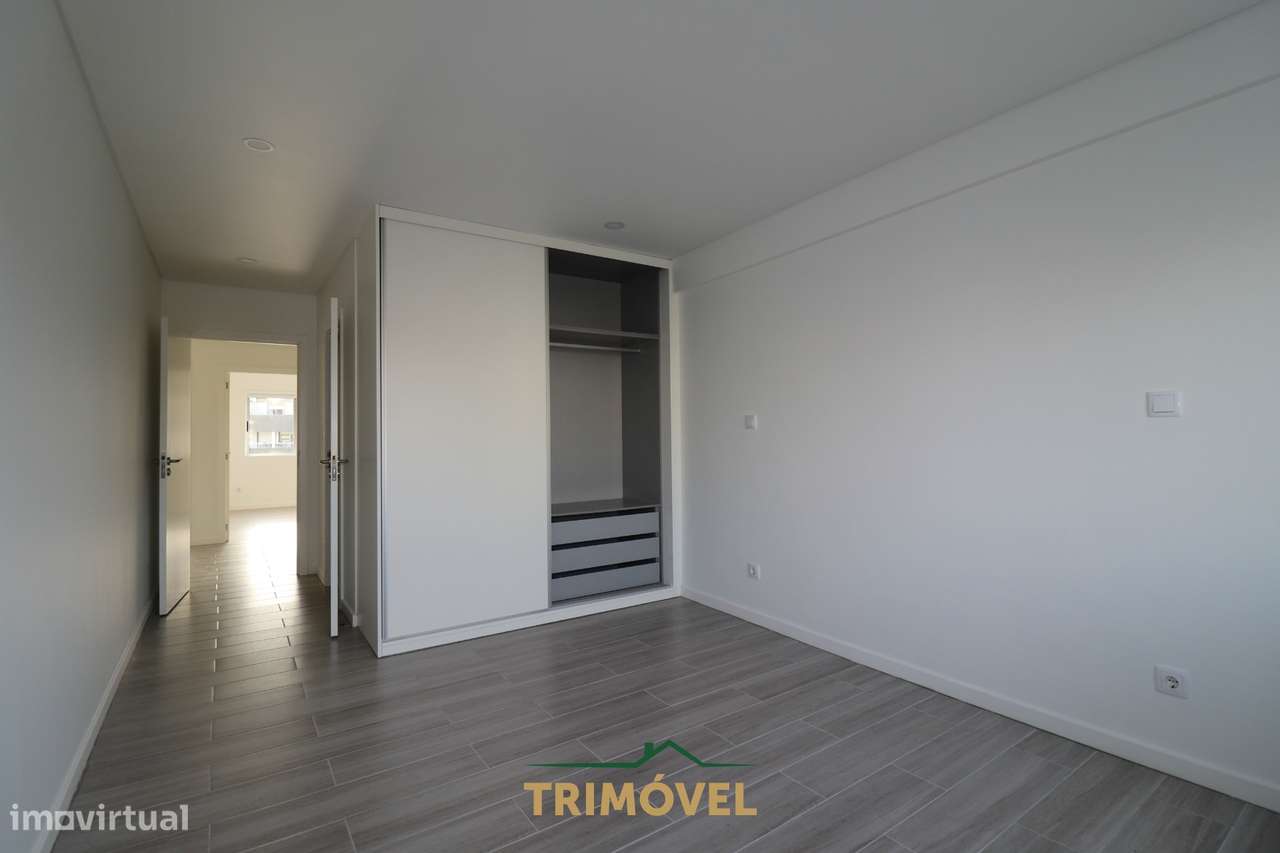 Apartamento T3 Venda em São João da Madeira,São João da Madeira-12