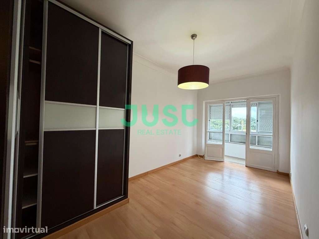 Apartamento t2+1 central em paio pires-15