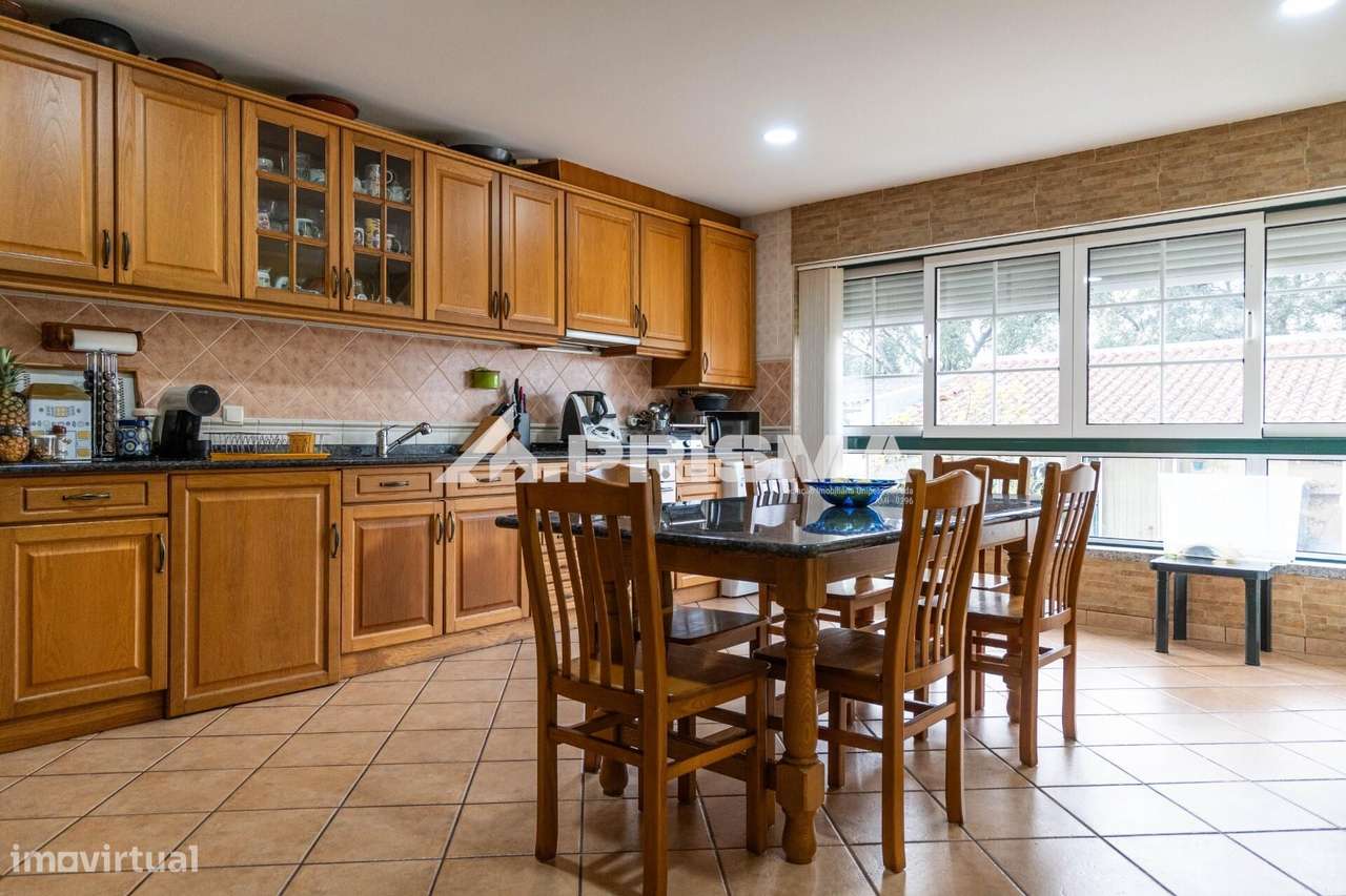 Duplex T3 com Terraço em Alcains – Casa Ideal para Quem Procura Espaço-16