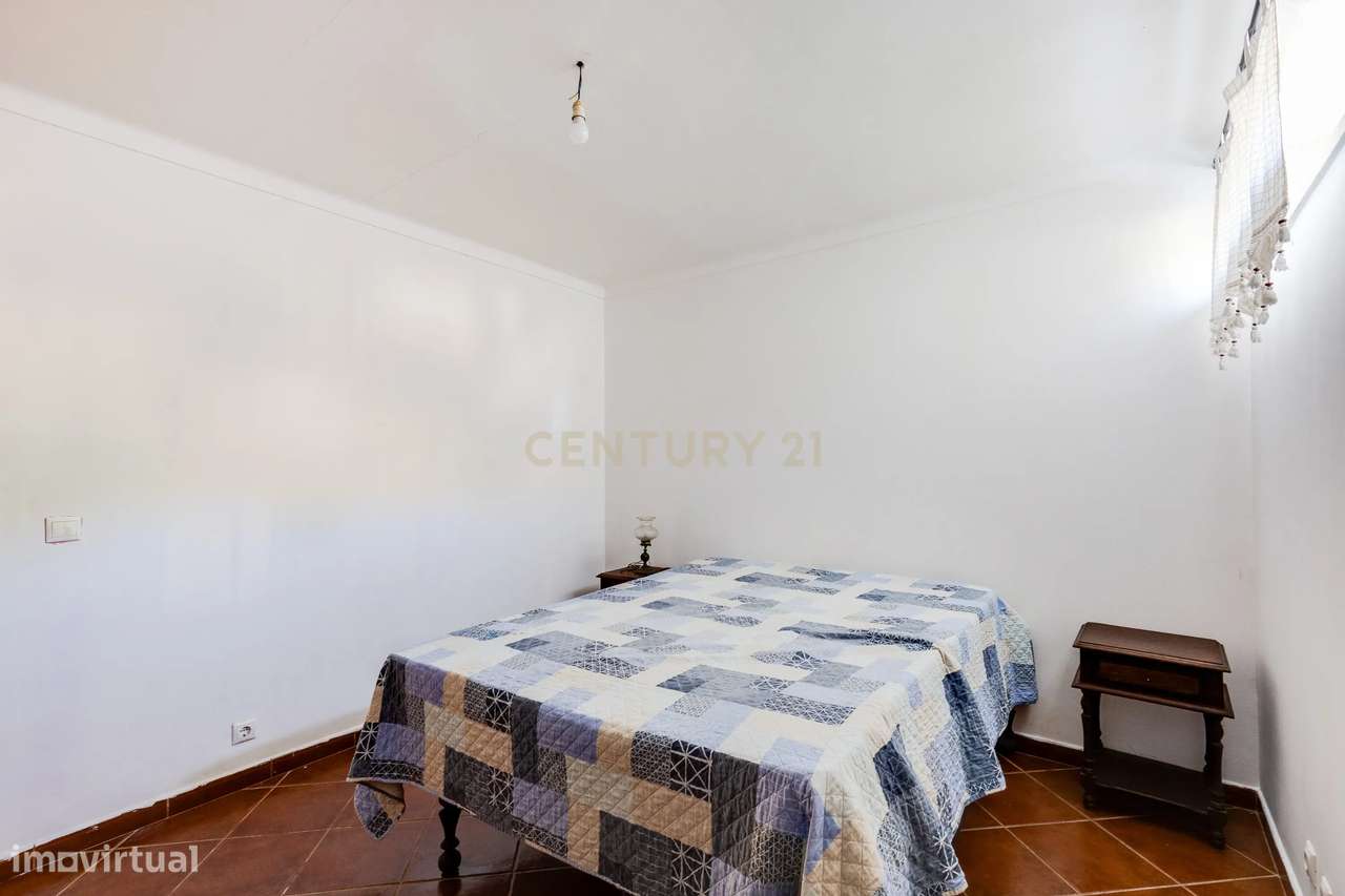 Moradia T5 com Jardim e Vista para o Rio em Venda de São José, Alberga-11