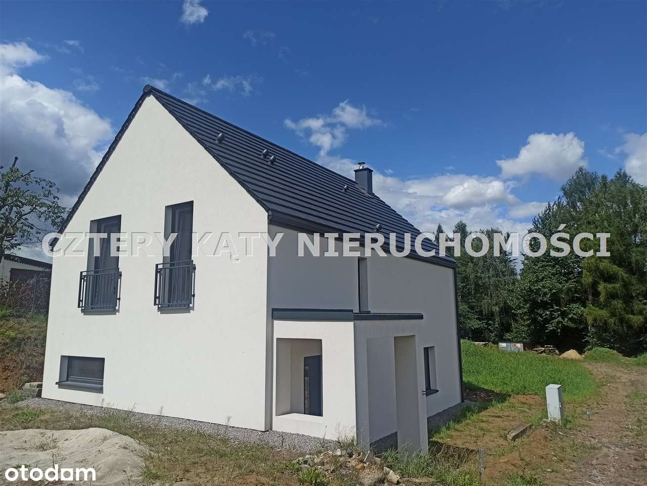 Funkcjonalny i ekonomiczny dom w super cenie!-9