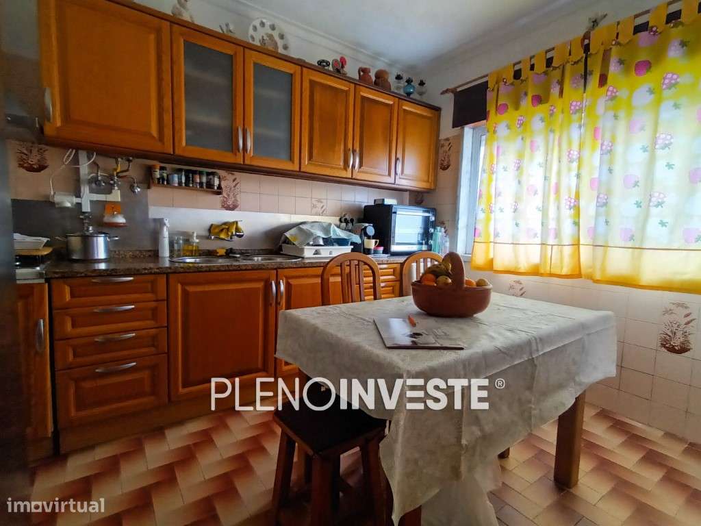 T2 com boas áreas na Arrentela-0