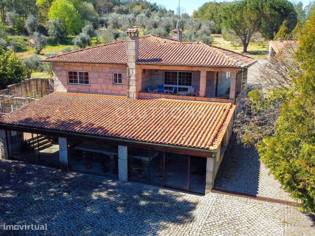 Quinta, boa opção para investimento turístico, ou habitação, Celori... - Grande imagem: 2/26