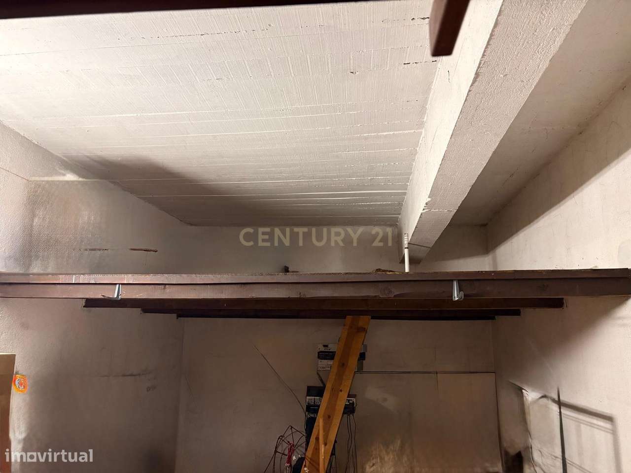 Garagem Box no Centro de Mem Martins – Oportunidade Imperdível! - Grande imagem: 4/10