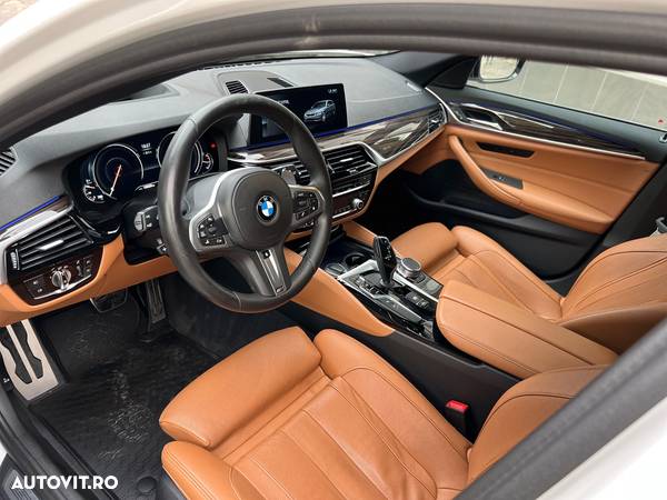 BMW Seria 5 530d xDrive AT - 13