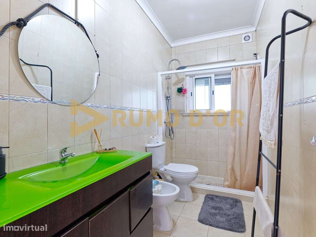 Moradia T2 Térrea em Carambancha, Carregado com 155 m² de Logradouro-12