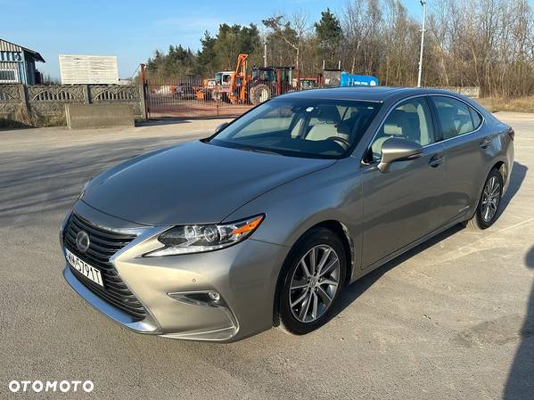 Lexus ES 300h Business Edition + - 3