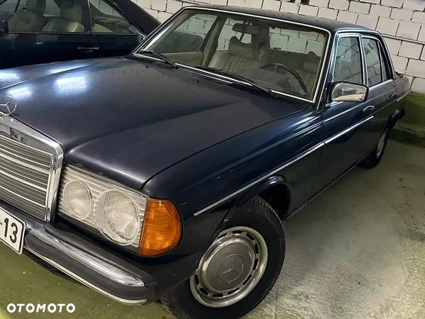 Mercedes-Benz W123 - 3