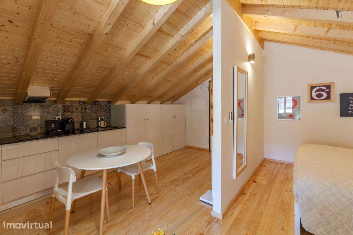 Estúdio - localizado em Santo Ildefonso Porto - Grande imagem: 4/18