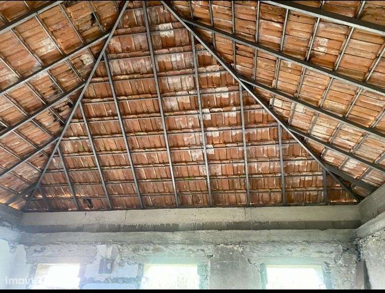 Casa de pedra e palheiro para reconstruir-Porto Moniz - Grande imagem: 4/4