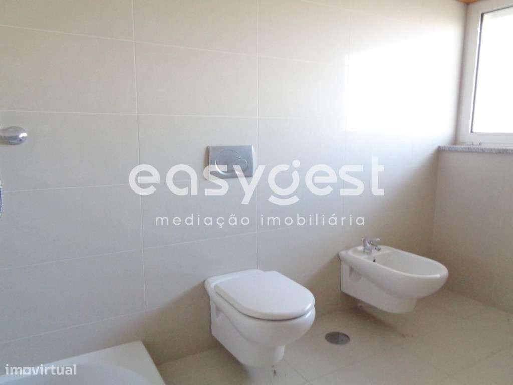 Apartamento T2 Triplex - Viseu - Grande imagem: 4/10