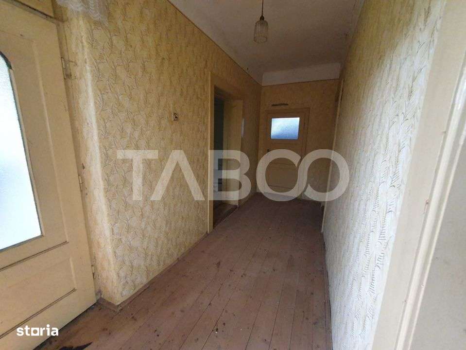 Casa de vanzare in Mandra 140 mp utili curte sura anexe 3 beciuri - Imagine principală: 4/8