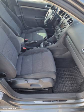 Volkswagen Golf Variant 2.0 TDI DPF Style - 12