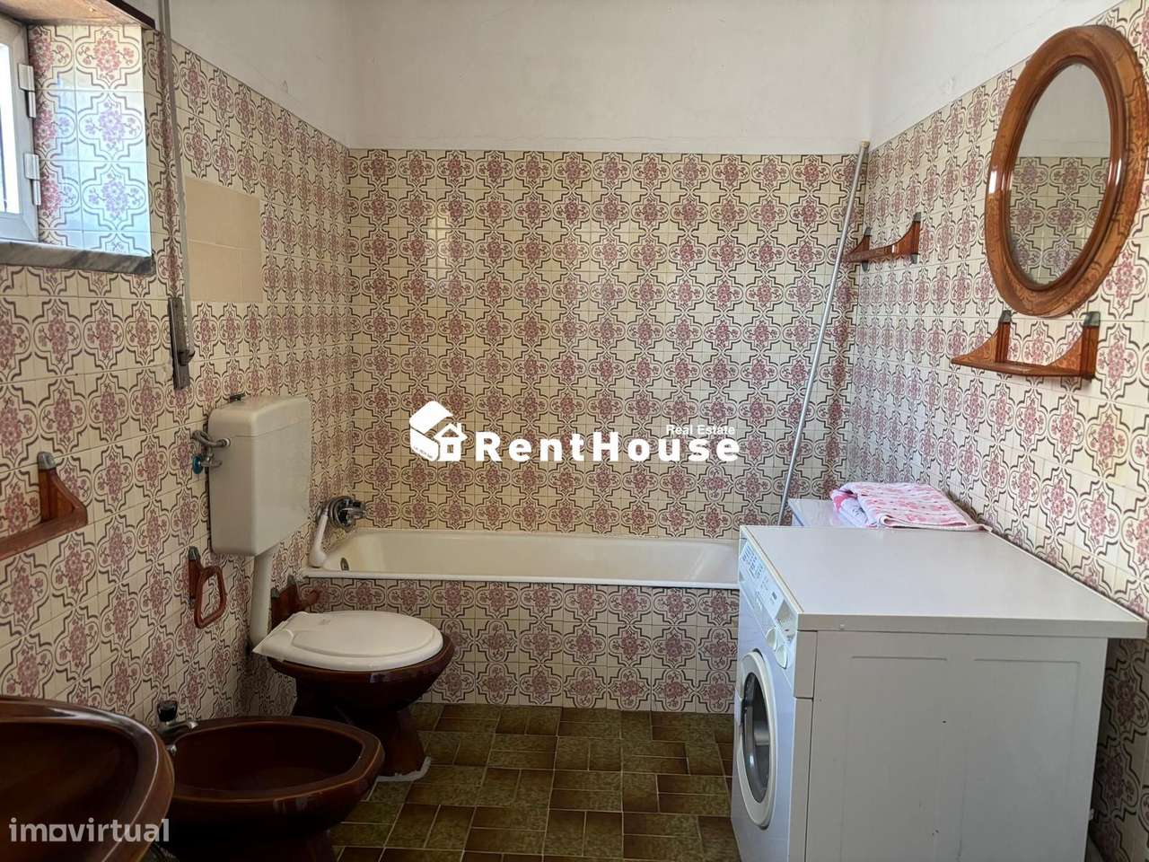 Moradia muito bem localizada-7