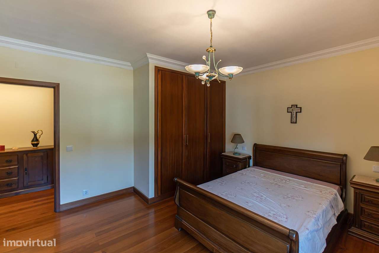 Quinta T4+1 , Moradia Térrea, 4.500 m² Terreno,  Privacidade Total-21