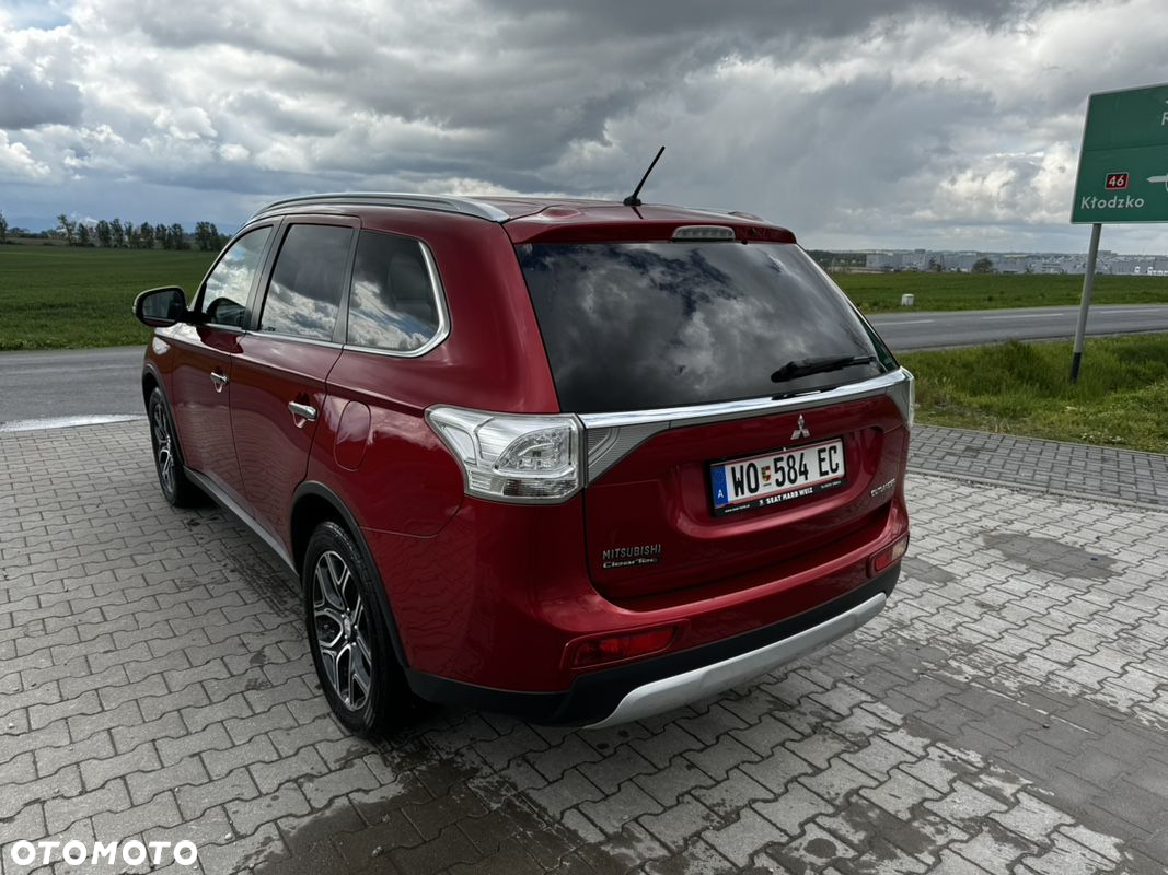 Mitsubishi Outlander 2.2 DI-D 4WD Intense - 14