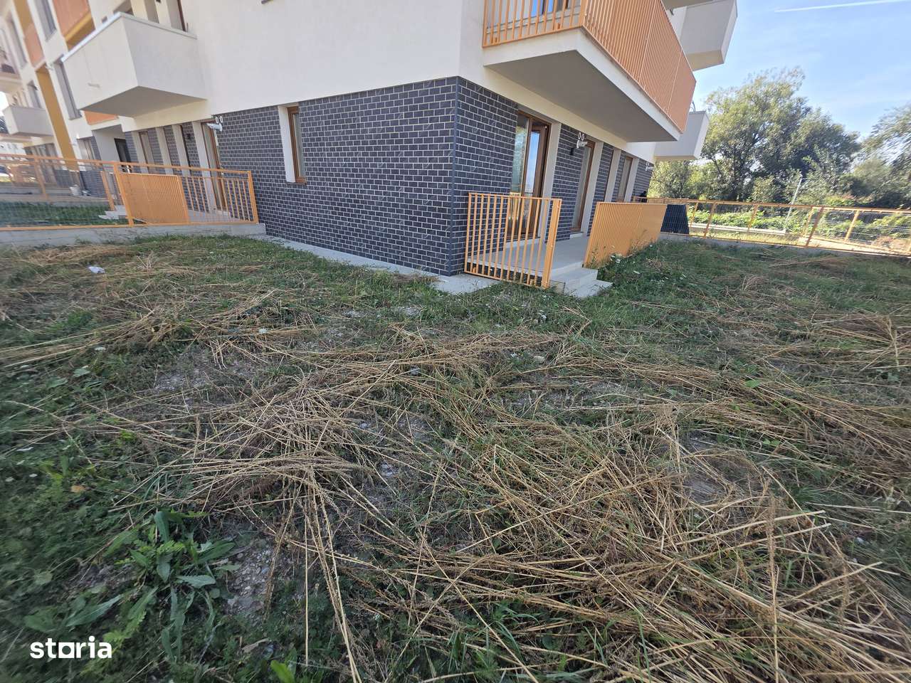Vand apartament 2 camere cu gradina generoasa 190 mp zona Tractorul-12