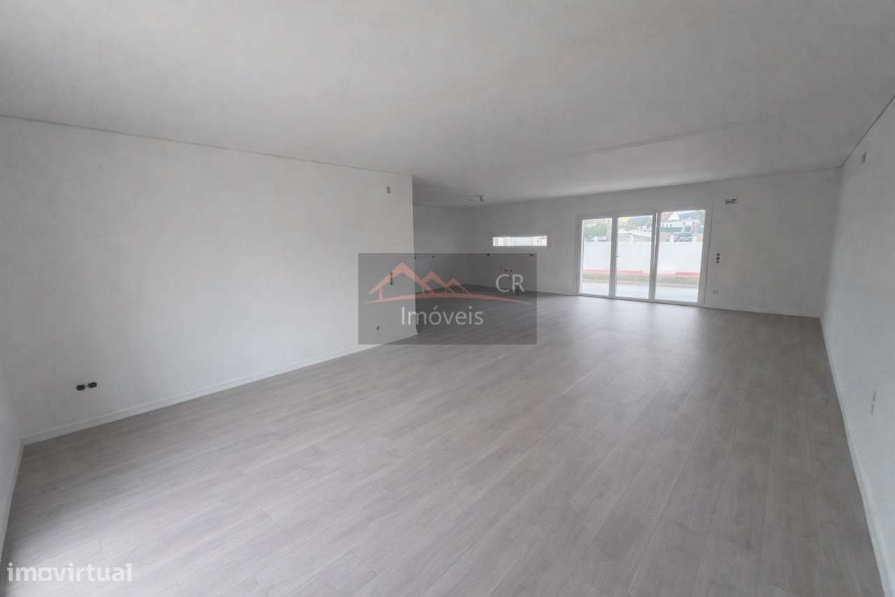 Moradia Isolada Térrea V3 com Piscina -  Quinta do Anjo-9
