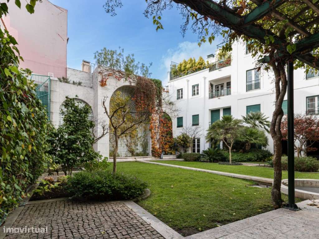 Espaçoso T3 +1, Arrendar Mobilado com Garagem, na Lapa com Garagem - Grande imagem: 2/31